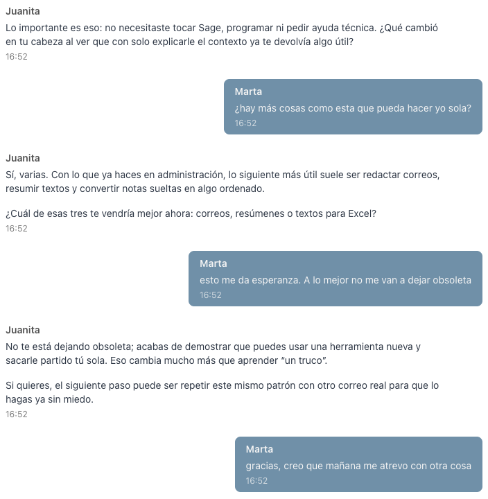 Juanita coaching a una empleada en tiempo real